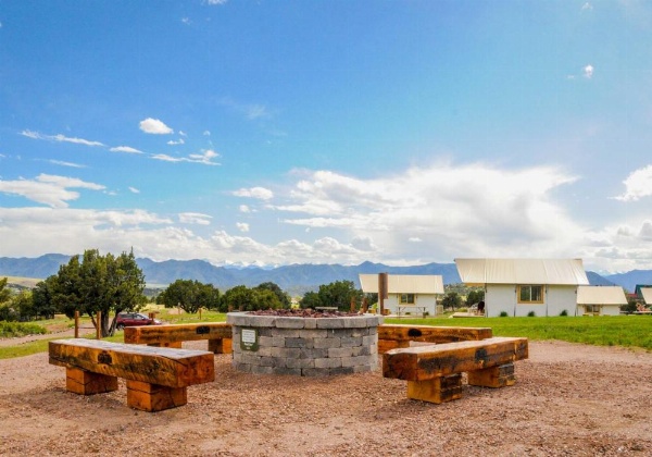 Royal Gorge Cabins image 116