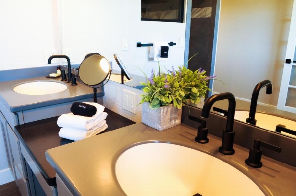 Royal Gorge Cabins image 128