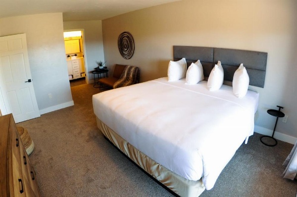 Royal Gorge Cabins image 146