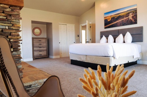 Royal Gorge Cabins image 150