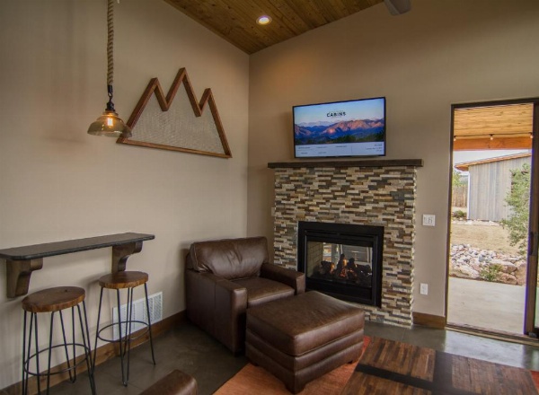 Royal Gorge Cabins image 24