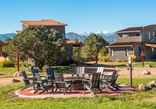 Royal Gorge Cabins image 33