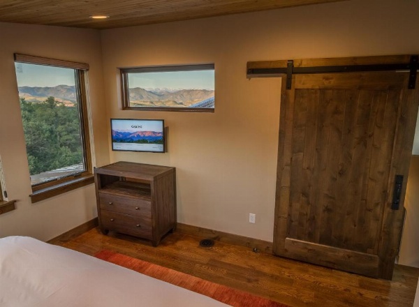 Royal Gorge Cabins image 64